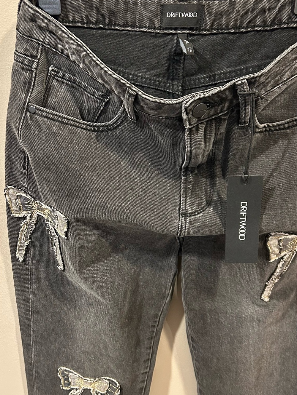 Driftwood Royce What Fun Stretch Denim Patchwork 3D Bow Straight Leg Ankle Jeans - Picture 8 of 11